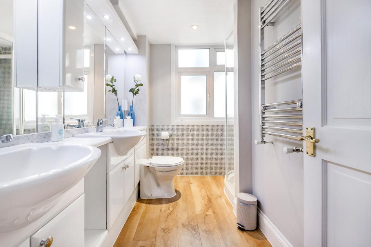 Victoria Mews House - By Sojourn Apartment London Bagian luar foto